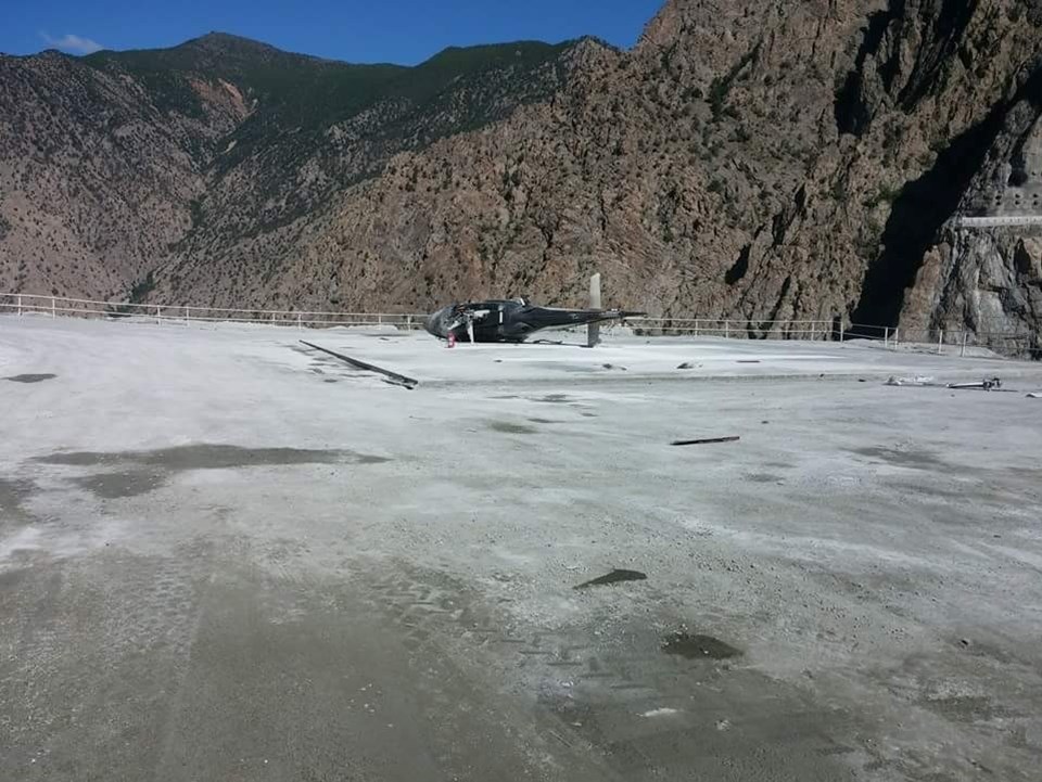 DSİ Genel Müdürü'nü taşıyan helikopter yan yattı: 3 yaralı - 2