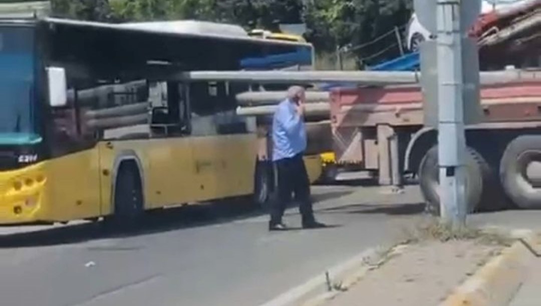 İETT otobüsüne direk saplandı Yolcular ölümden döndü