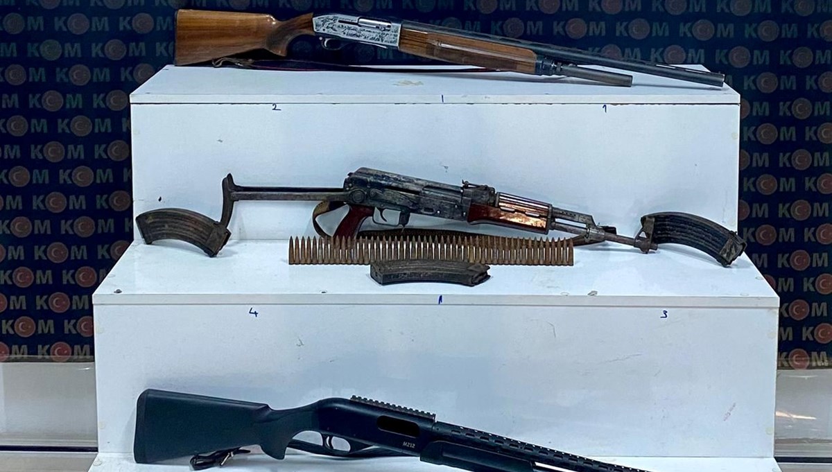 Patoz makinesine saklamışlar: Uzun namlulu silah ve fişek ele geçirildi Patoz makinesine saklamışlar: Uzun namlulu silah ve fişek ele geçirildi