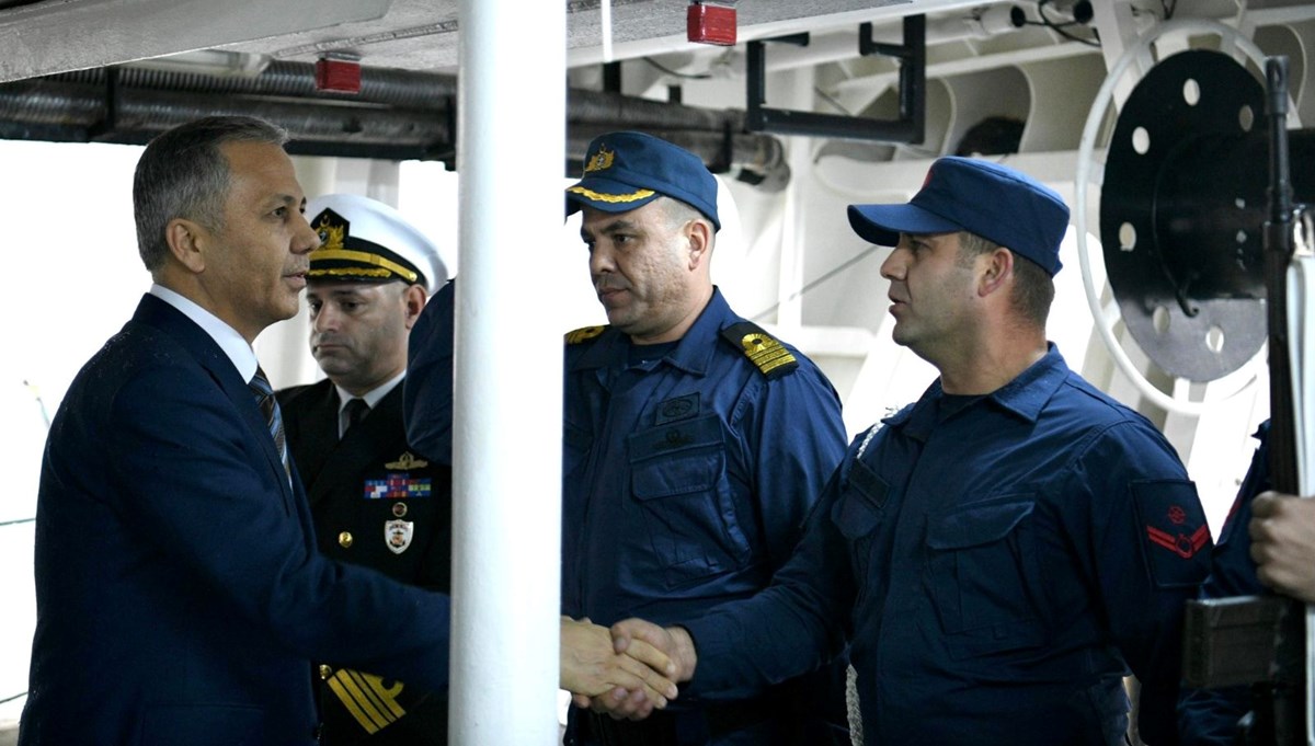 Bakan Yerlikaya, TCSG Umut Gemisi'ni ziyaret etti Bakan Yerlikaya, TCSG Umut Gemisi'ni ziyaret etti