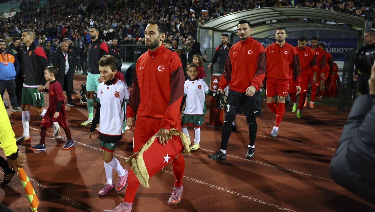 Çalhanoğlu 100. kez milli oldu