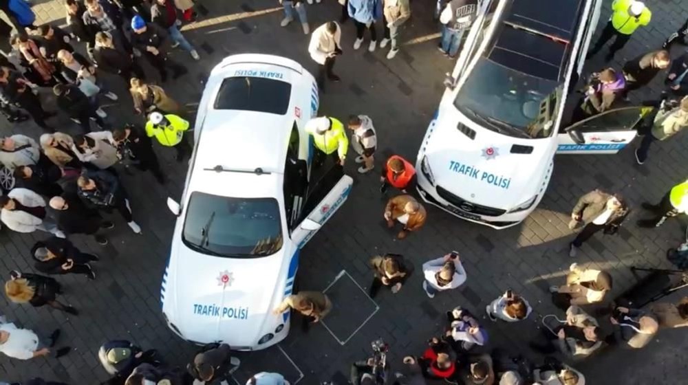 Ferrari devriyede: Vatandaşlar selfie çektiriyor (Bu lüks araçlar hangi çetelere ait?) - 40