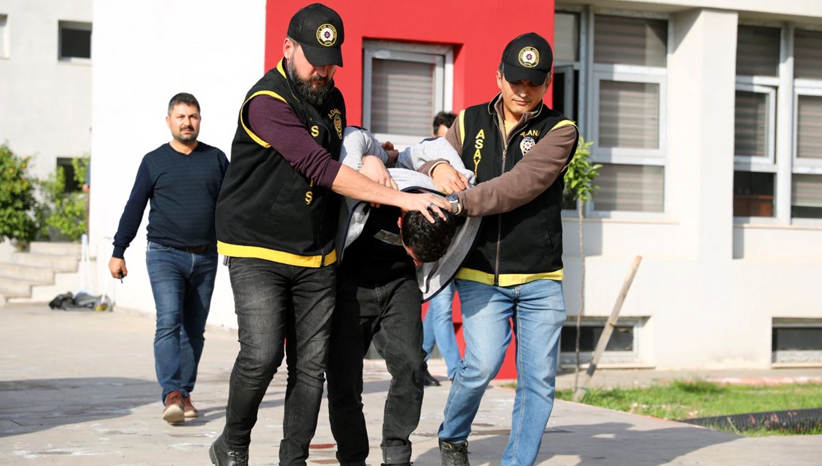 Engelli oğluyla dalga geçen komşusunu uyardı, sopayla öldürüldü Engelli oğluyla dalga geçen komşusunu uyardı, sopayla öldürüldü