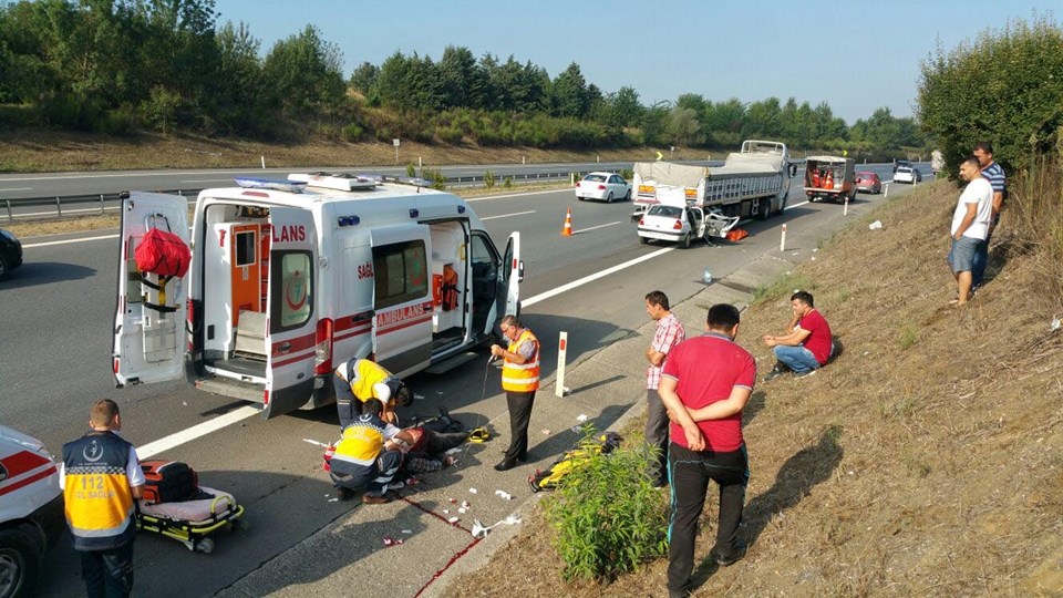 TEM'de trafik kazası: 2 ölü - 1
