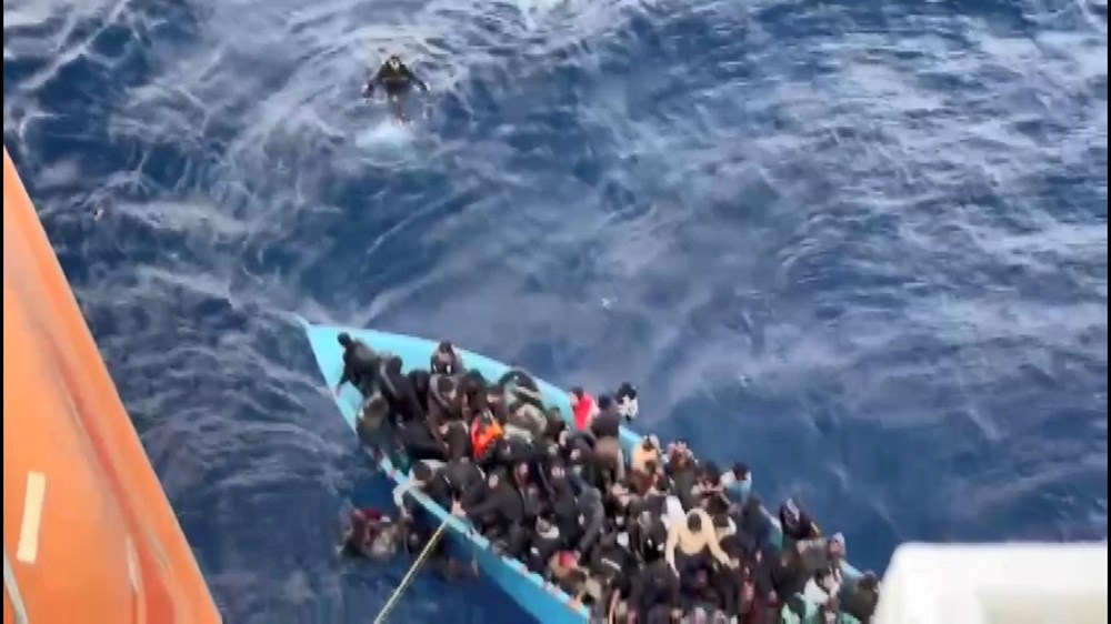 Türk tanker gemisi, Tunus-Malta arasında 120 mülteciyi kurtardı - 4