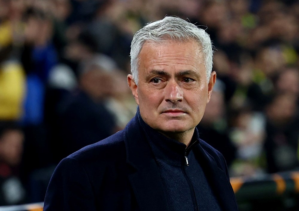 "PR Kokan Şampiyonluk Kutlaması mı? Galatasaray'dan Mourinho ve Fenerbahçe'ye Zehir Zemberek Gönderme!" 78