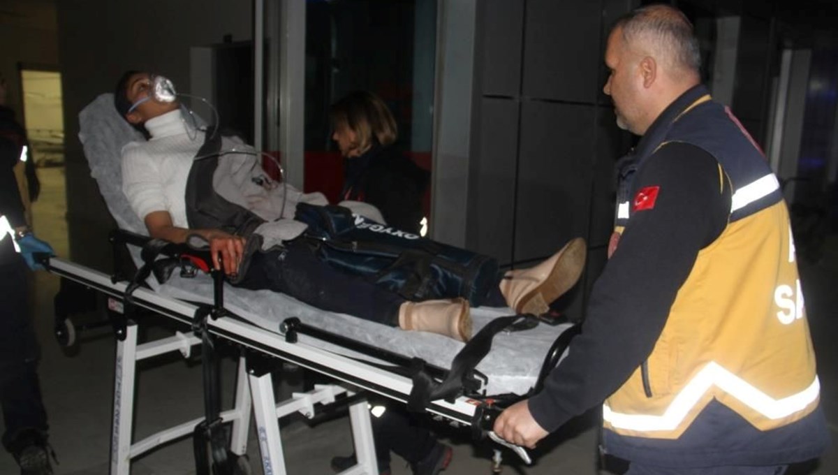 Genç kızların kavgası kanlı bitti: 1 yaralı Genç kızların kavgası kanlı bitti: 1 yaralı