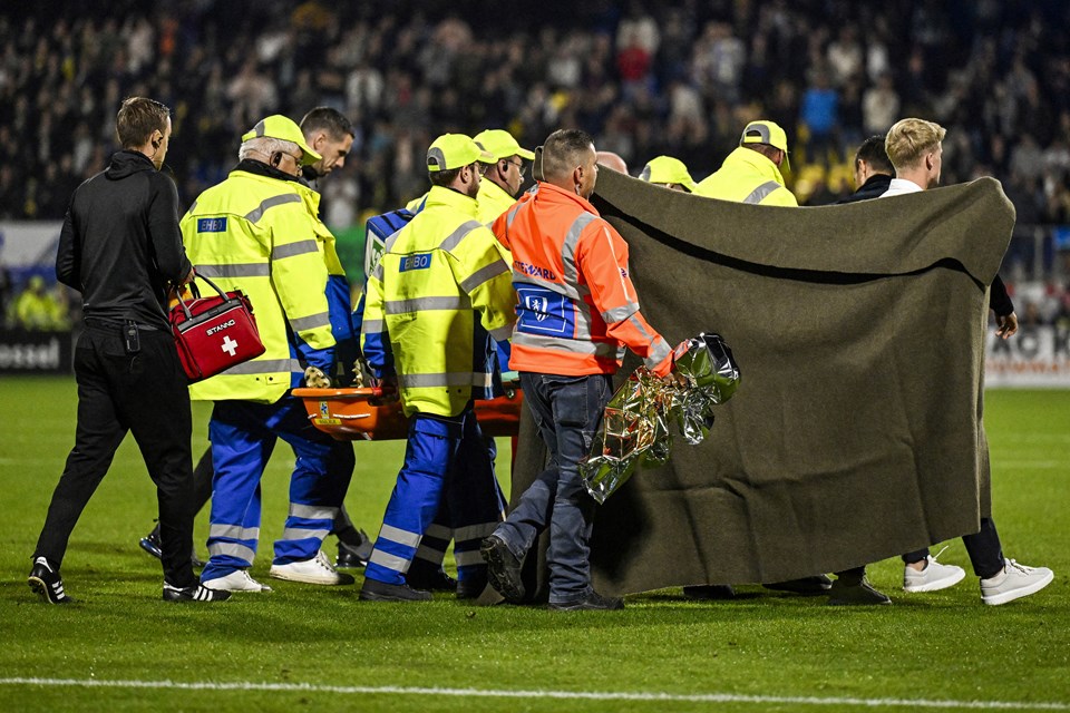 Hollanda'da trajik sakatlık: Waalwijk - Ajax maçı yarıda kaldı - 1