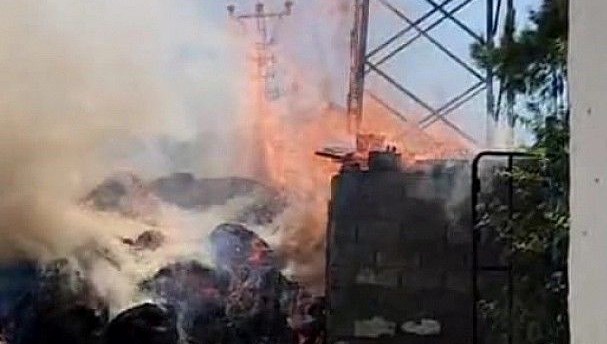 Elektrik kablosu odunluğu yaktı