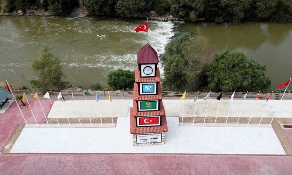 Sakarya Nehri kıyısına Türk hakimiyetini simgeleyen anıt yapıldı - 2