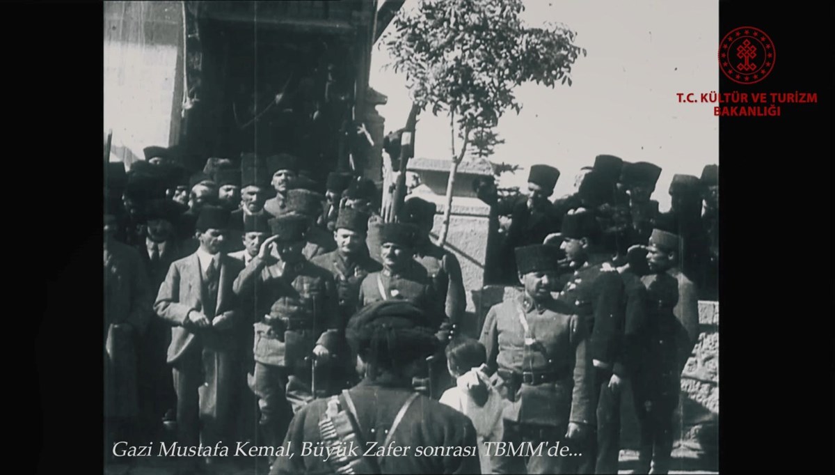 Atatürk'ün büyük zafer sonrası TBMM ziyaretinden nadir görüntüler Atatürk'ün büyük zafer sonrası TBMM ziyaretinden nadir görüntüler