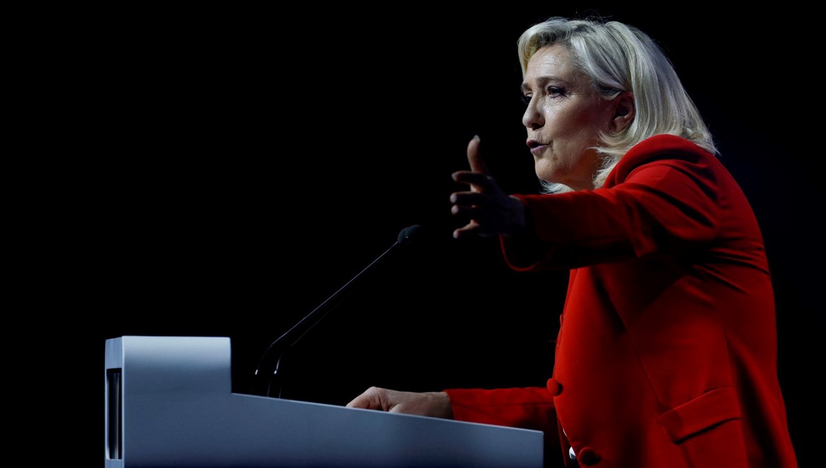 Fransa'da cumhurbaşkanı adayı Le Pen'e 