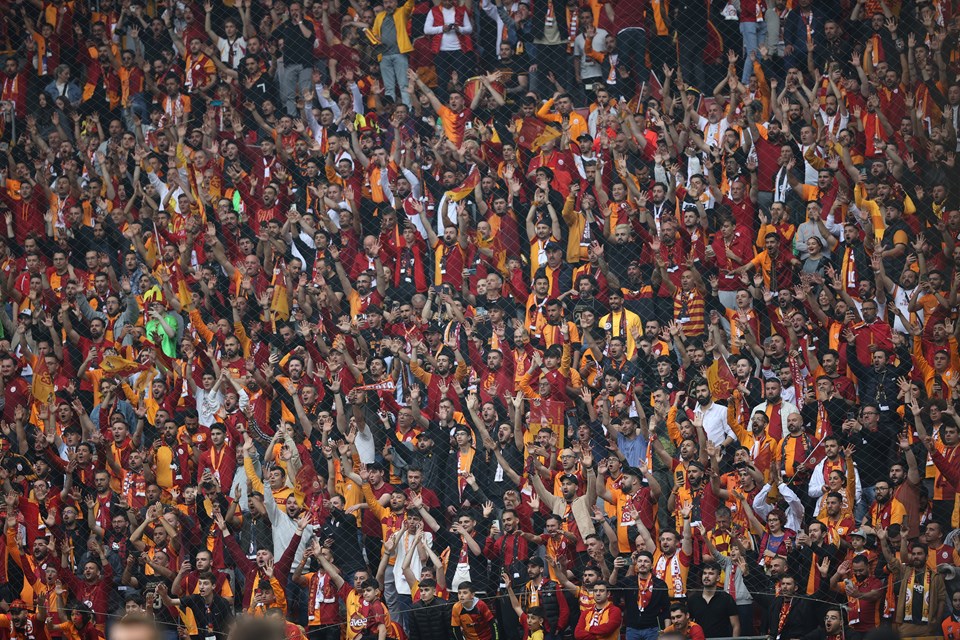 Galatasaray - Fenerbahçe derbisi başladı (Canlı Anlatım) - 2