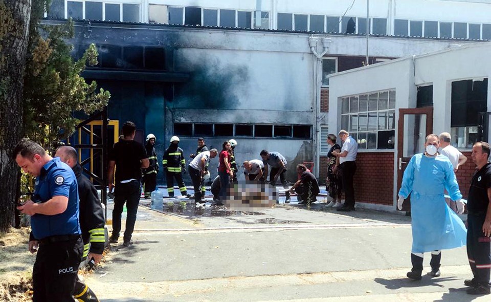 Tekirdağ'da boya fabrikasında patlama: 3 işçi ağır yaralı - 1
