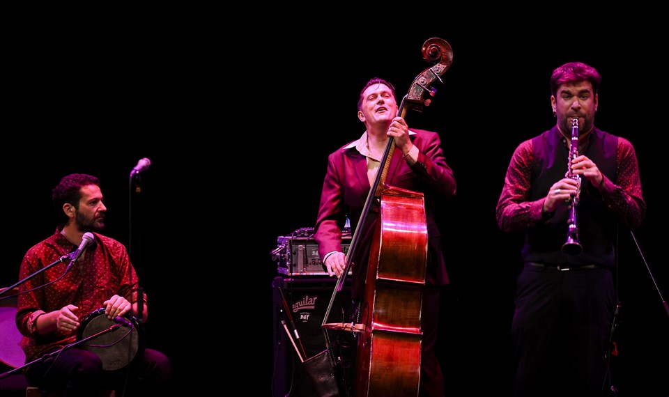 Barcelona Gypsy Balkan Orchestra ft. Suzan Kardeş AKM'de sahnesinde - 1