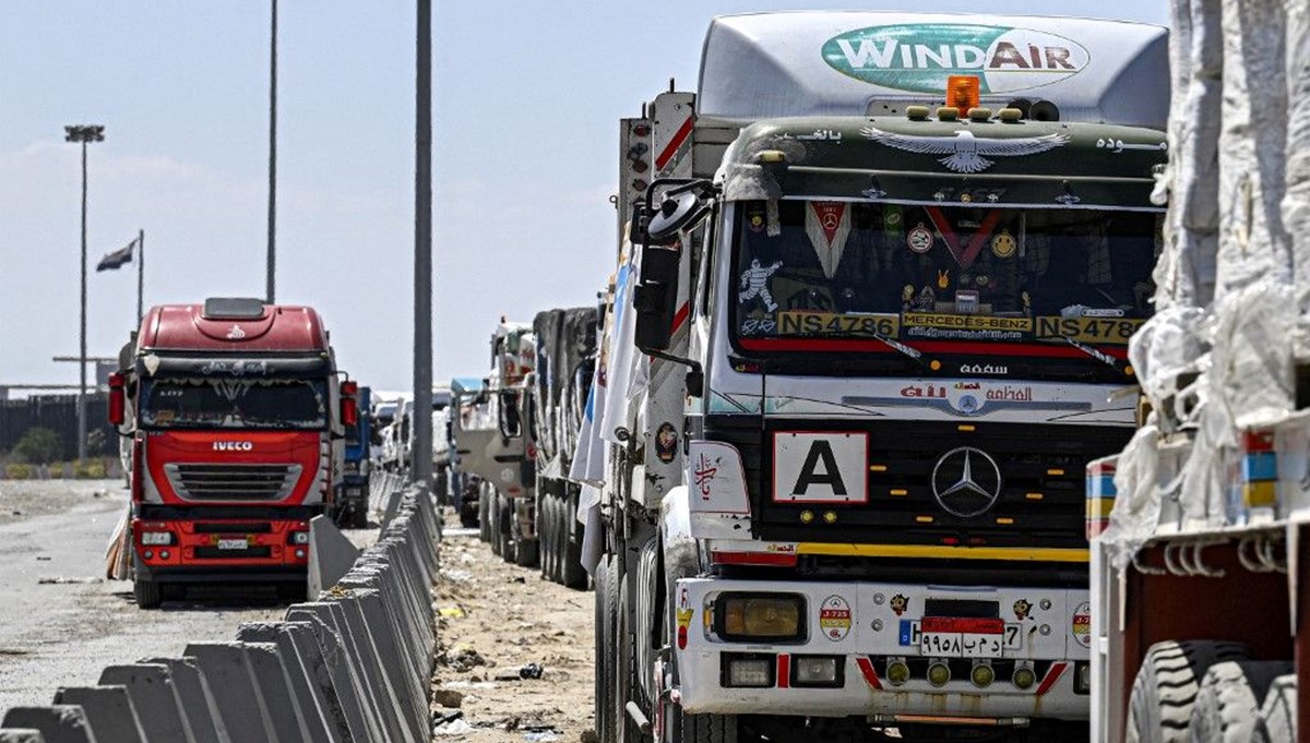 İsrail sınır kapılarını kapattı: 3 bin yardım TIR'ı dışarıda kaldı İsrail sınır kapılarını kapattı: 3 bin yardım TIR'ı dışarıda kaldı