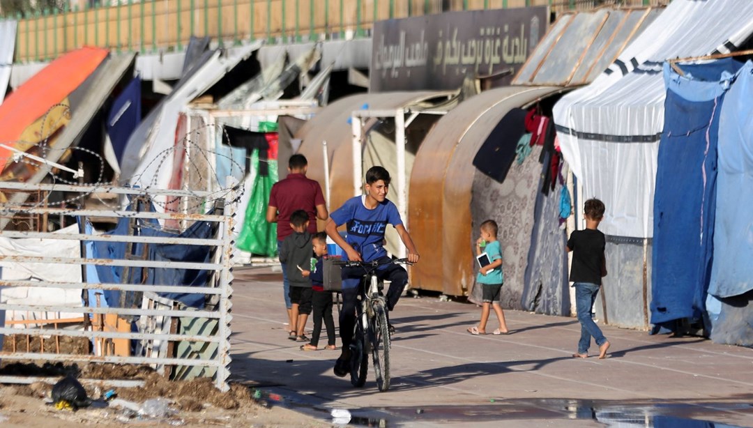 Yerinden edilen Filistinlilerin sığınağı Gazze'deki stadyum oldu