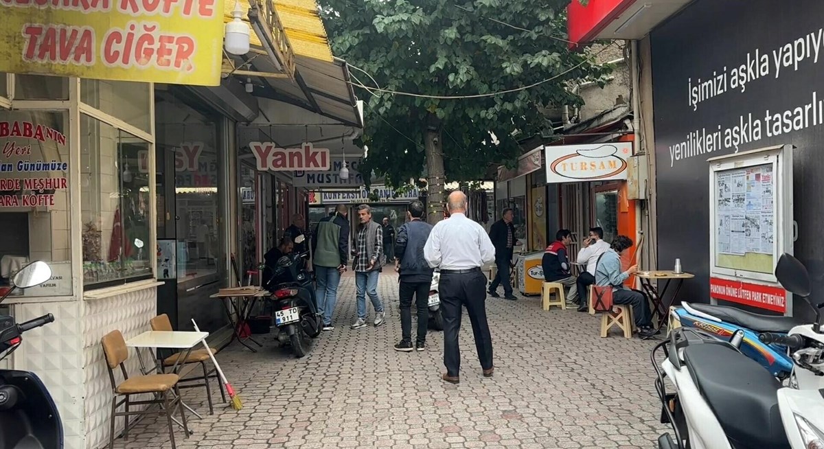 Deprem kısa süreli paniğe neden oldu. Deprem kısa süreli paniğe neden oldu.