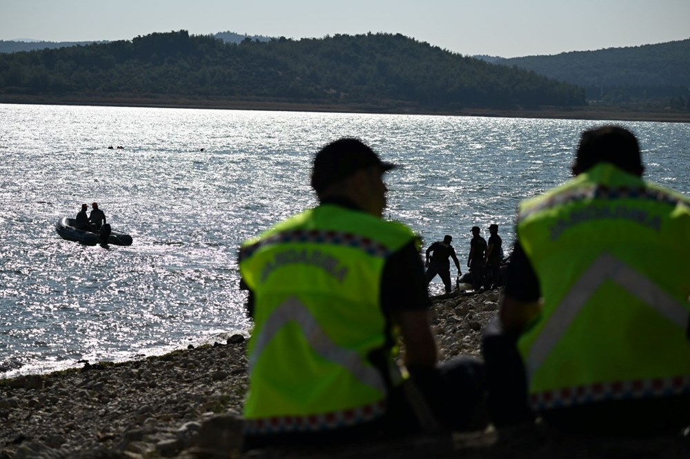 İzmir'de orman yangınına müdahale eden helikopter baraja düştü: 3 can kaybı - 6