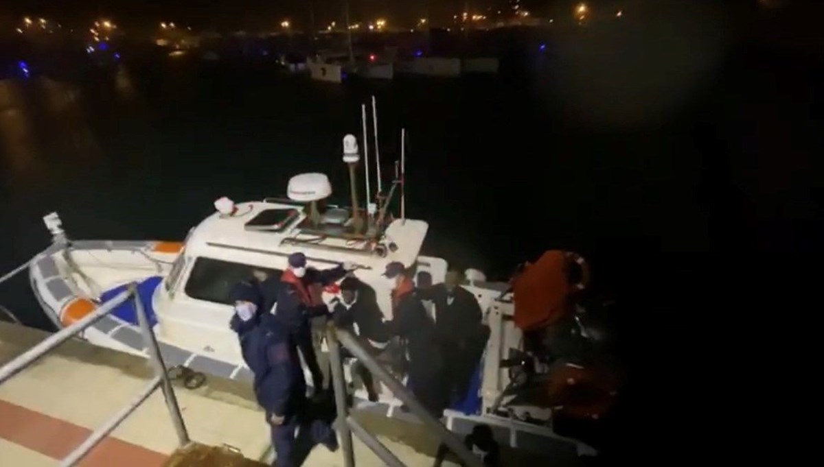 Yunan askeri, göçmenleri elleri kelepçeli denize attı: 3 ölü