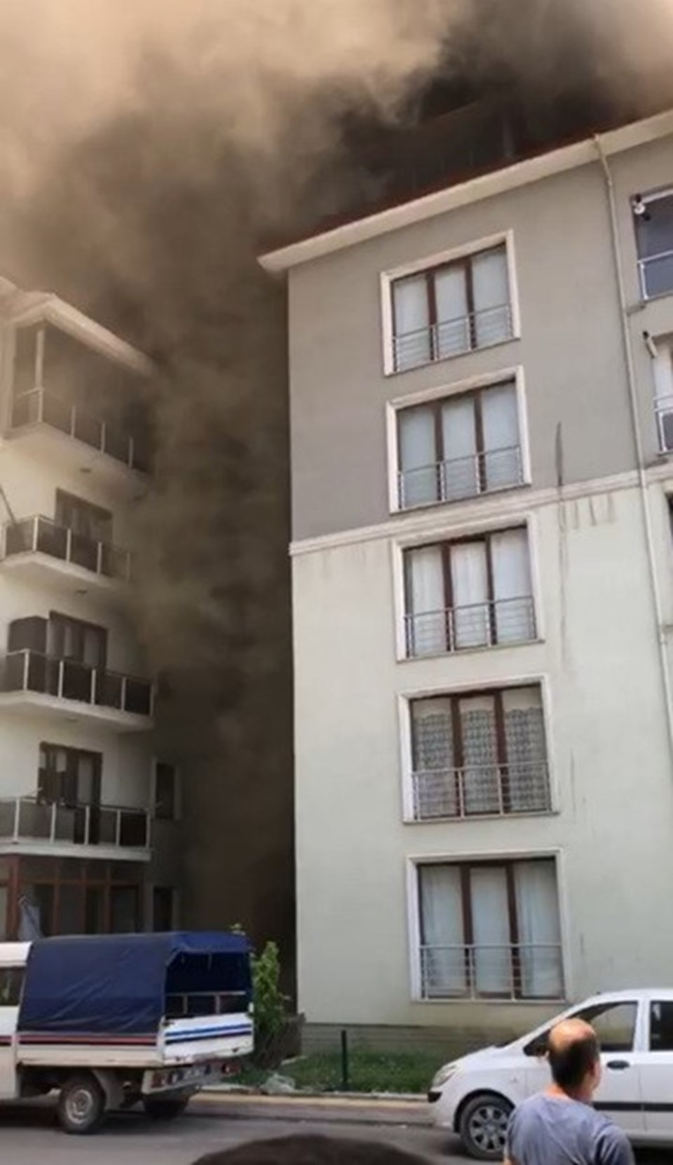 Bartın'da yangın: 2'si çocuk 9 kişi hastaneye kaldırıldı - 1