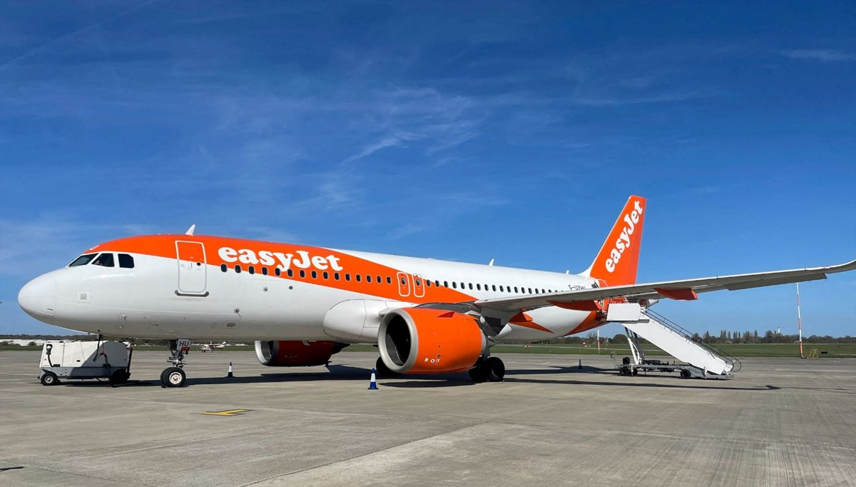 Pilot sarhoş ve çıplak yakalandı