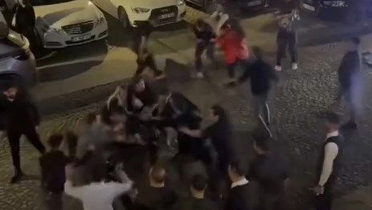 Beylikdüzü’nde alkollü mekanda kavga: 2 ağır yaralı, 3 gözaltı Beylikdüzü’nde alkollü mekanda kavga: 2 ağır yaralı, 3 gözaltı