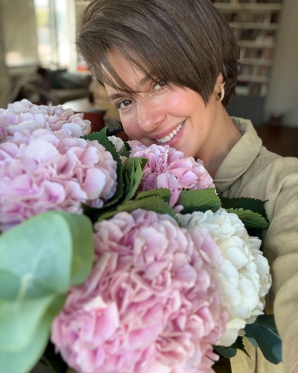 Hande Erçel yeni sineması için imaj tazeledi (Ünlülerin değişimi) 124