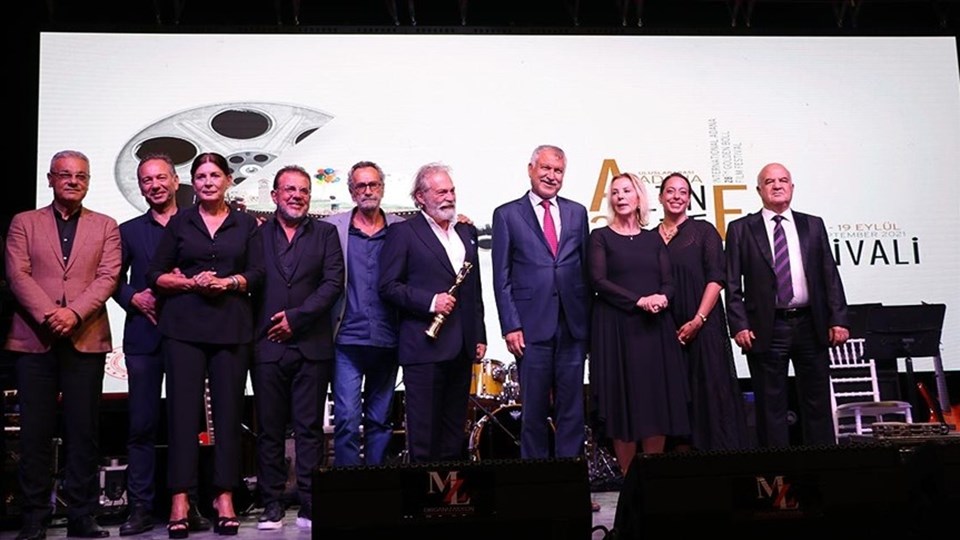 28. Uluslararası Adana Altın Koza Film Festivali'nde Yaşam Boyu Onur Ödülleri törenle verildi - 1