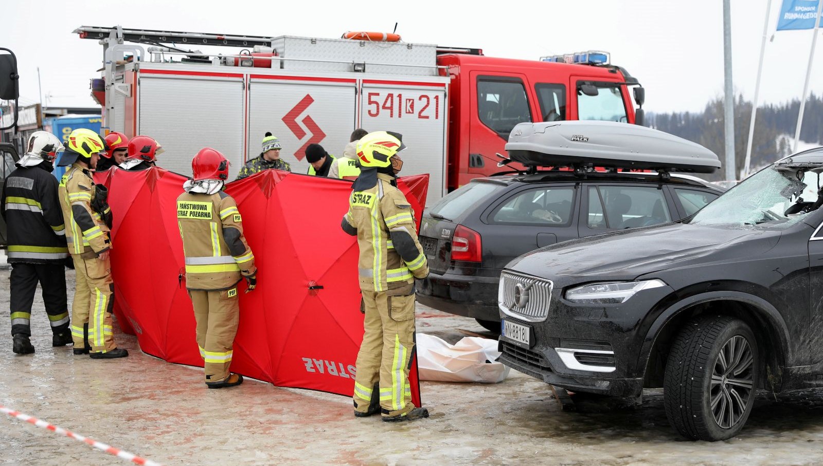 Polonya�da fırtına nedeniyle 2 kişi öldü, 55 bin ev elektriksiz kaldı NTV