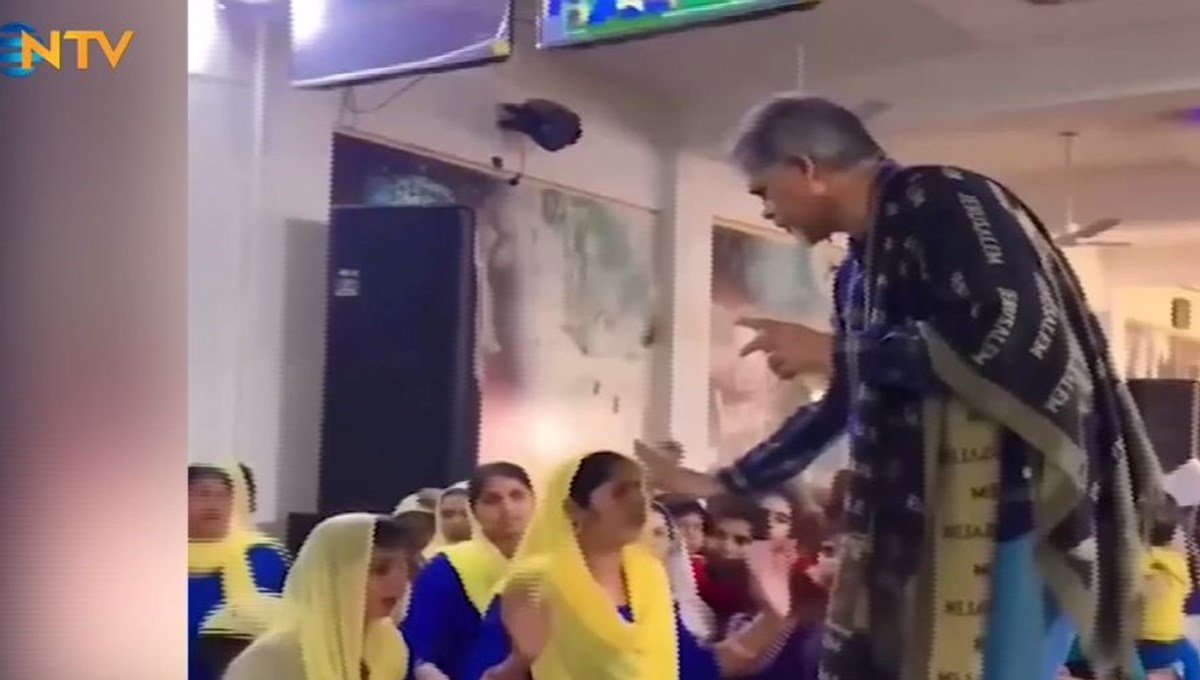 Titreyerek kendilerinden geçtiler