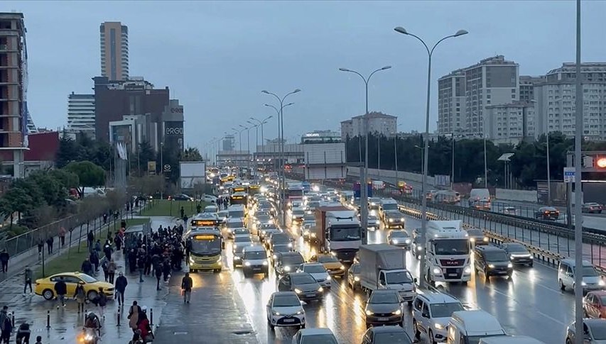 Haftanın ilk iş gününde trafik yoğunluğu