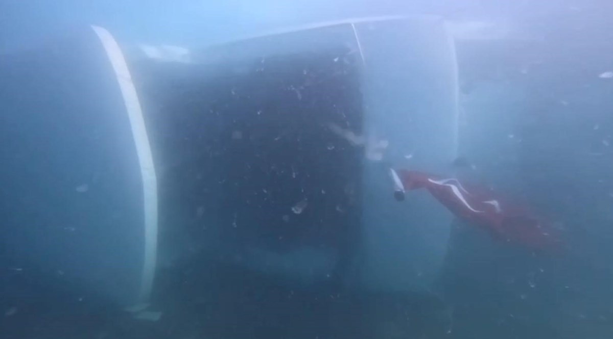 Yatın battığı yerden çıkartılması için çalışmalar devam ediyor.