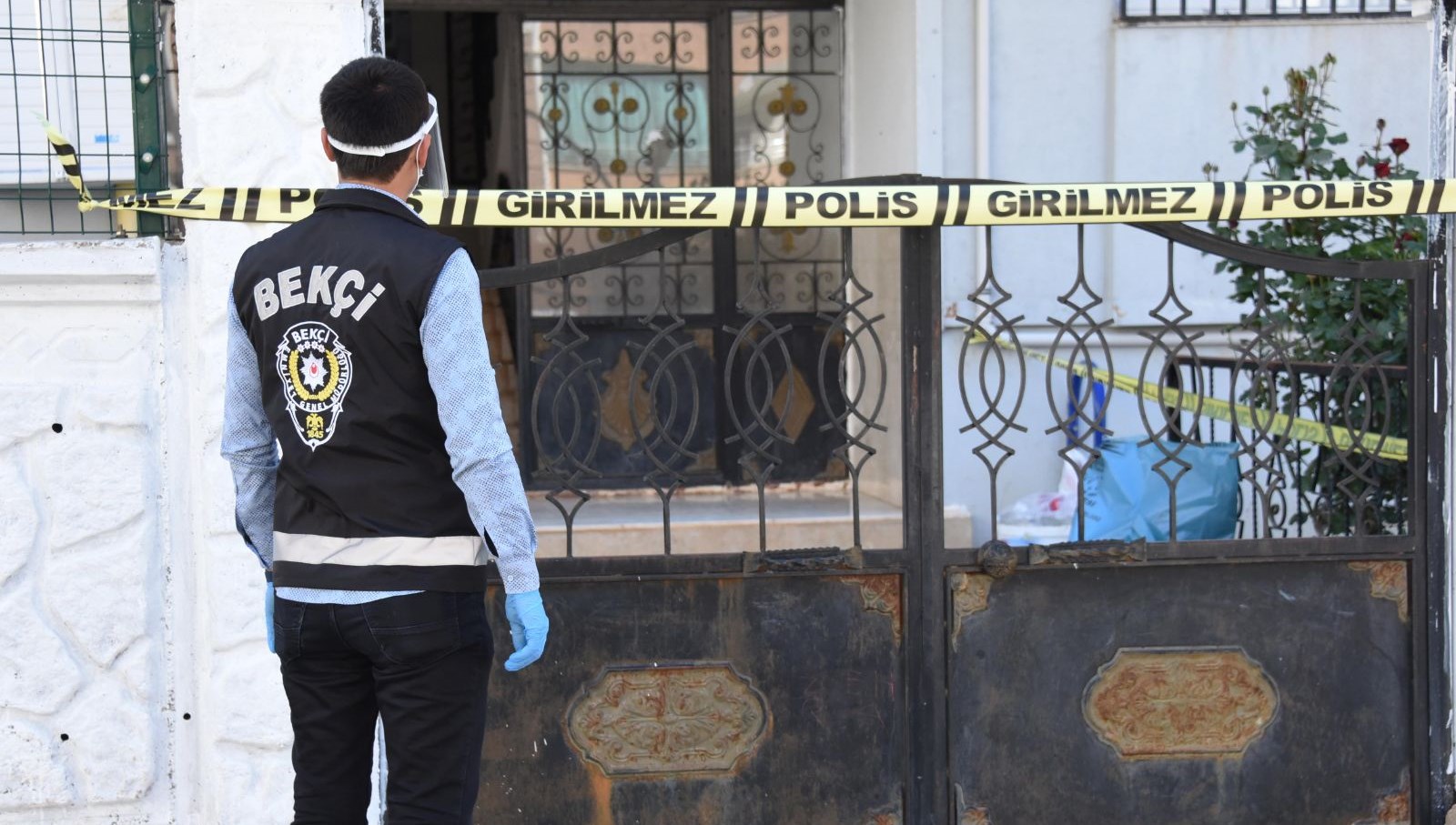 Şanlıurfa�da 6 apartman ve 6 müstakil ev karantinada NTV