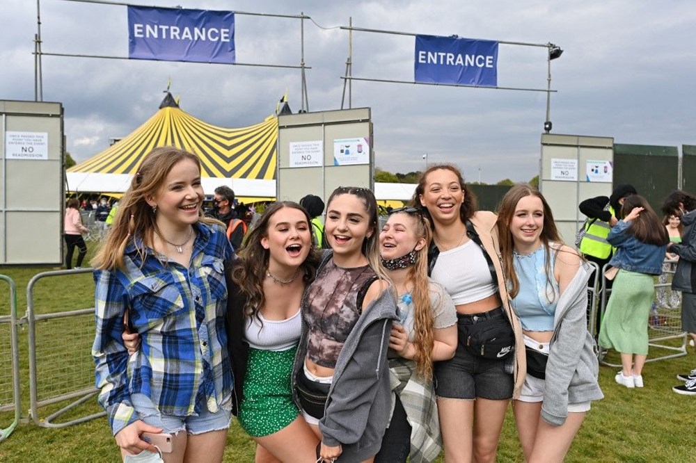 İngiltere'de aylar sonra ilk müzik festivali - 8
