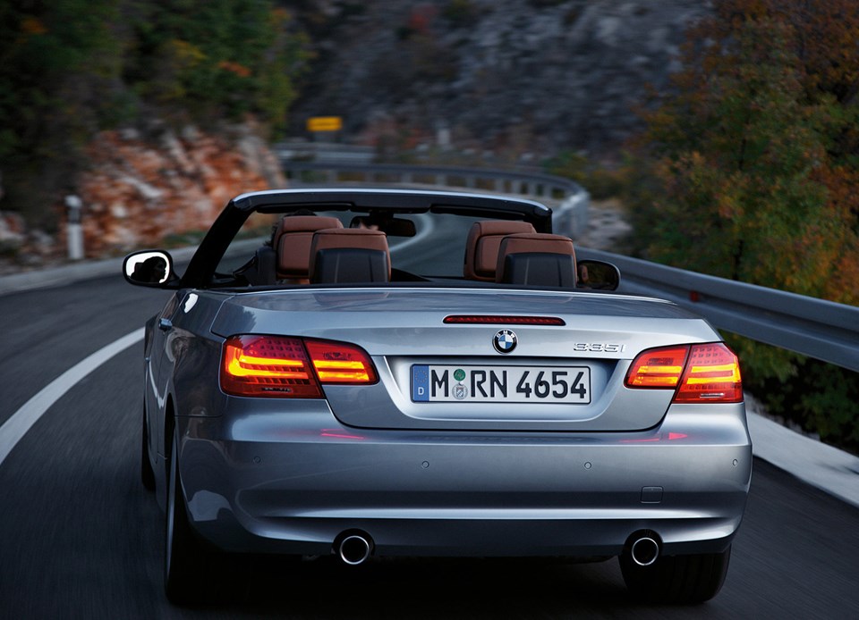 BMW 3 Serisi coupe ve üstü açık modelleri yeni yılda daha verimli - 1