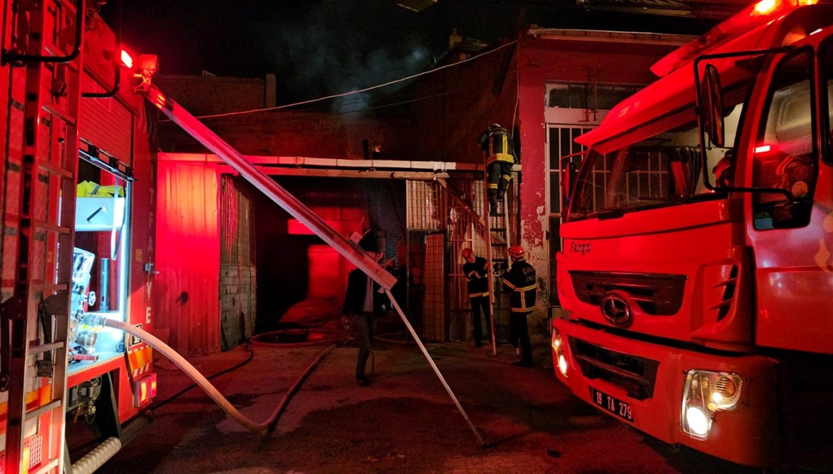 Çorum'da oto boya atölyesinde çıkan yangın hasara neden oldu