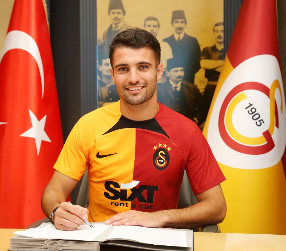 SON DAKİKA: Galatasaray, Leo Dubois ile 3 yıllık sözleşme imzaladı - 1
