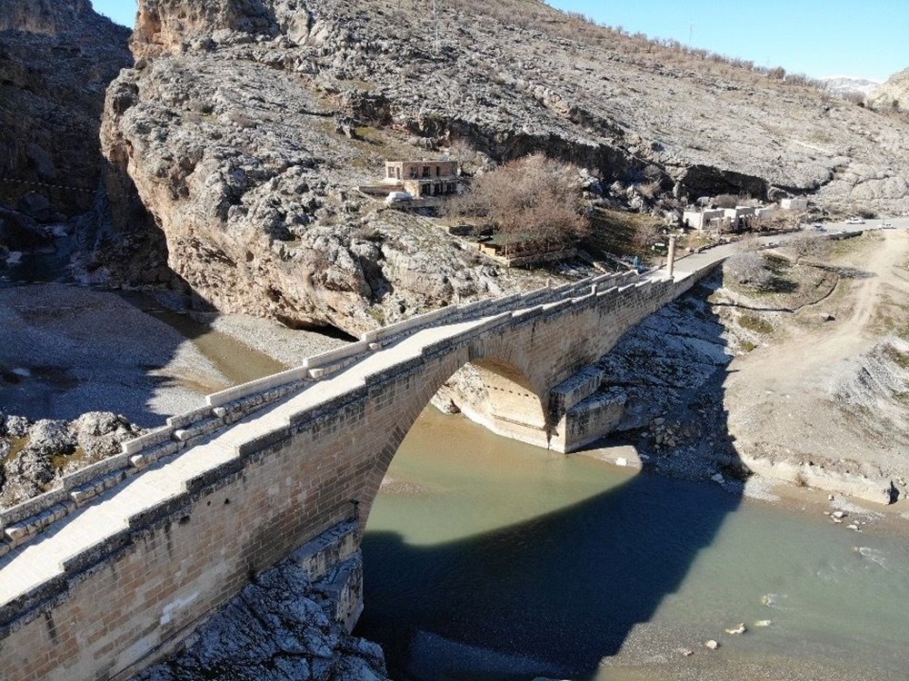 Depremler tarihi yapılara da büyük zarar verdi - 52