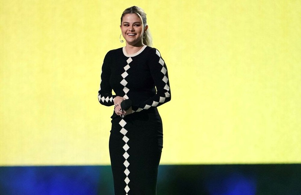 Selena Gomez'den kilo eleştirilerine cevap: Bu halimle mükemmelim - 2