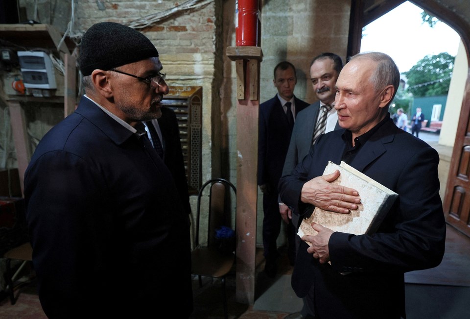Putin, Kur'an-ı Kerim'e saygısızlığın Rusya'da suç olduğunu söyledi - 1