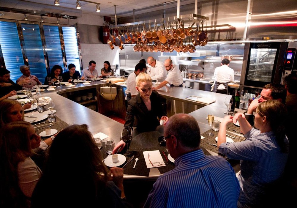 Chefs table москва. Chef Table White Rabbit. Ресторан шеф тейбл. Chef's Table ресторан в Москве. Ресторан артист шеф тейбл.