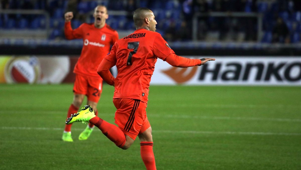 Portekizli yıldız Quaresma Türkiye'de saç ektirdi Portekizli yıldız Quaresma Türkiye'de saç ektirdi