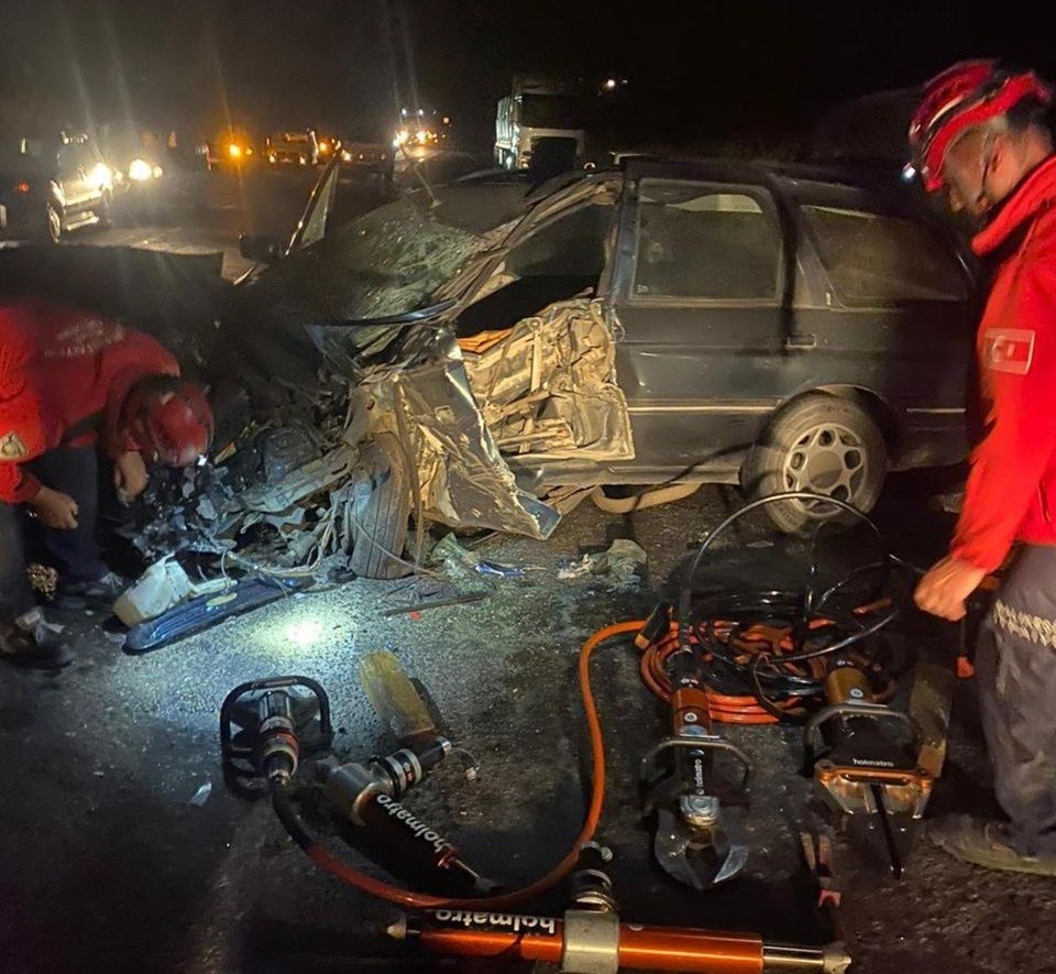 Gönen-Manyas kara yolunda feci kaza: 1 ölü, 1 yaralı - 1