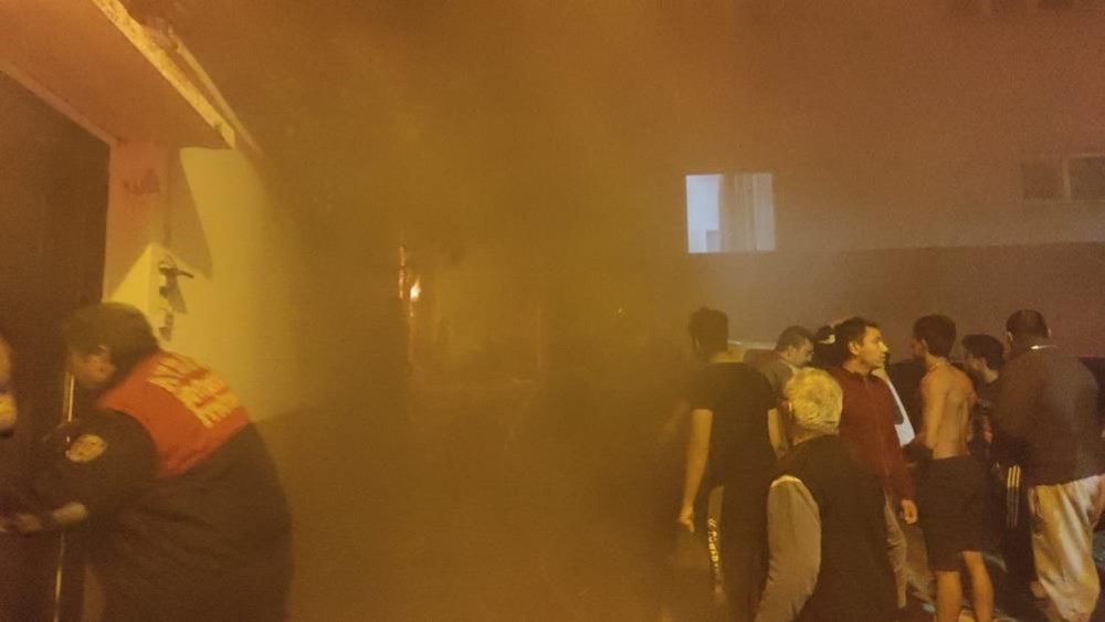 Kuşadası�nda yangın Koruma altındaki iki ev kül oldu NTV