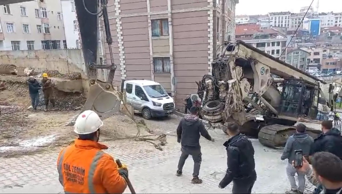 İstanbul’da korku dolu anlar: 200 tonluk makine yokuş aşağı kaydı