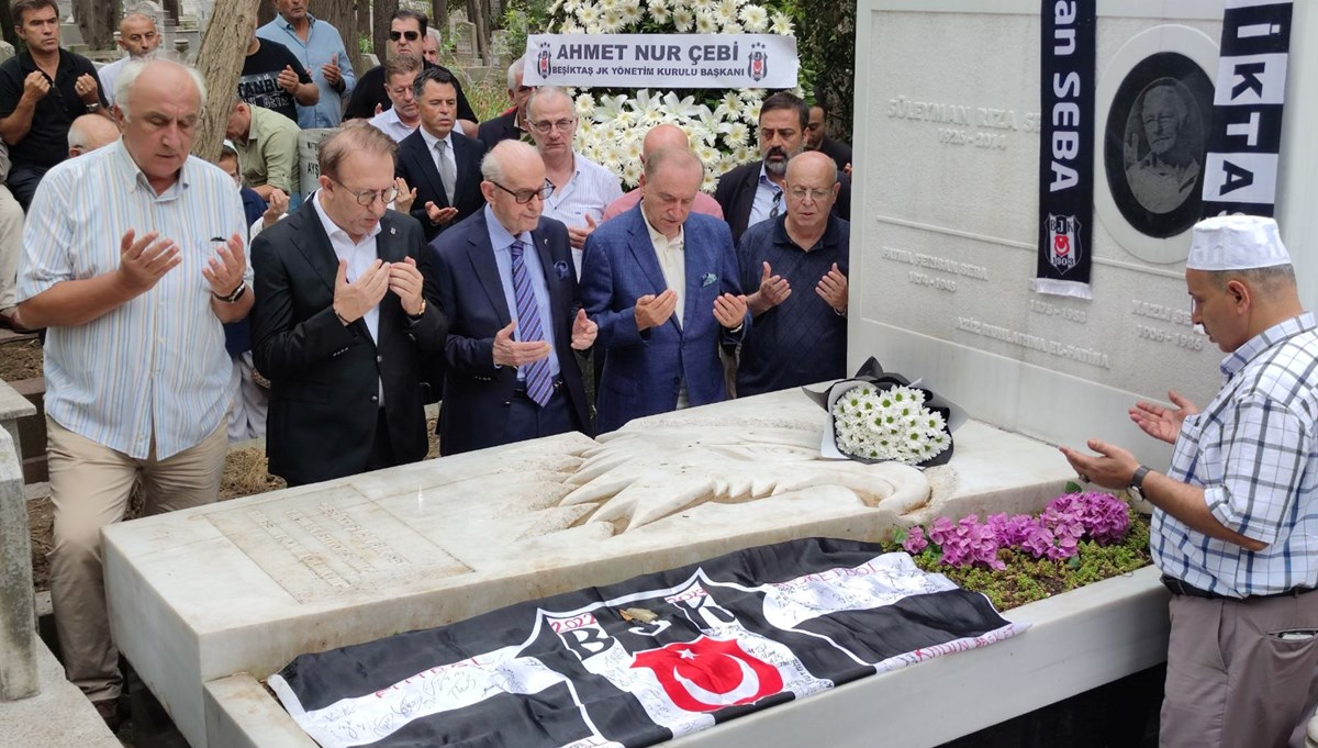 Beşiktaş'ın efsane ismi Süleyman Seba, vefatının 9. yılında kabri başında anıldı Beşiktaş'ın efsane ismi Süleyman Seba, vefatının 9. yılında kabri başında anıldı