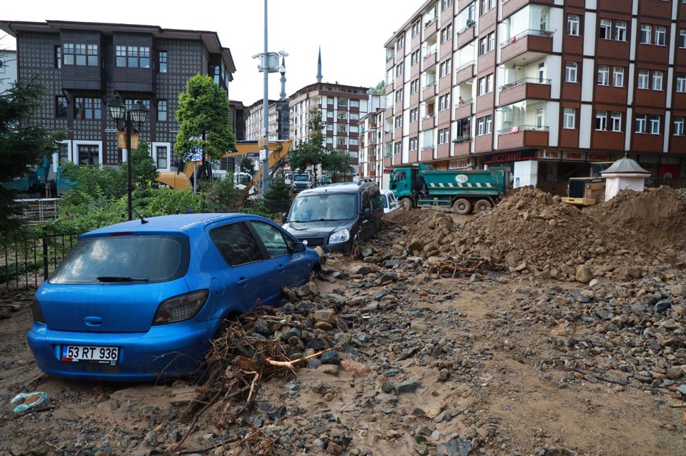 Rize'de sel ve heyelan: 2 kişi hayatını kaybetti, 6 kişi aranıyor - 2