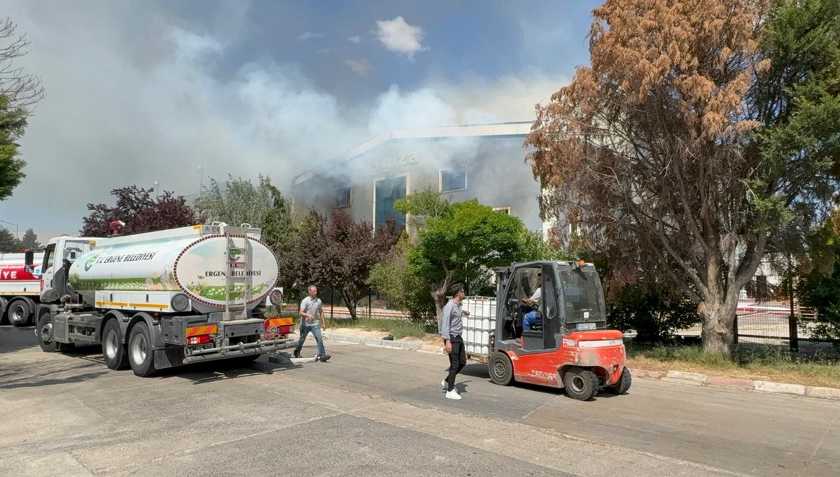 Fabrikada yangın çıktı Fabrikada yangın çıktı