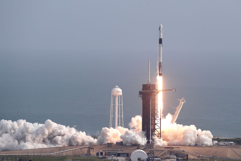 SpaceX 'acil durum kaçış sistemi'ni başarıyla test etti - 1